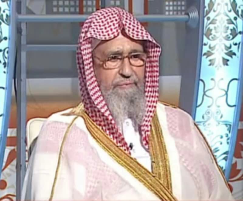 بالفيديو .. الفوزان يدعو لعدم ترك وسائل التواصل للأشرار ودعاة الظلام