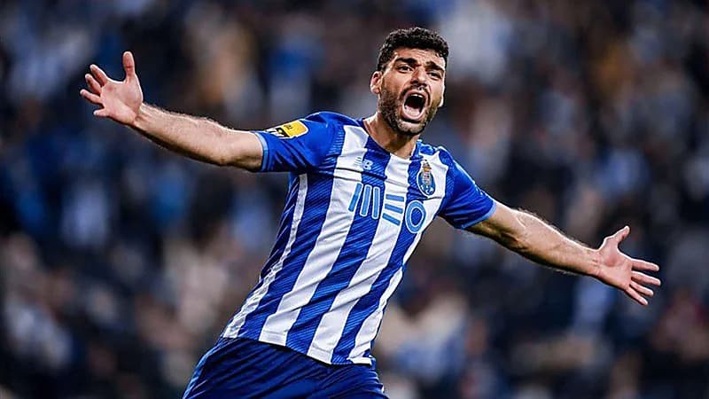 الهلال يرغب في التعاقد مع الإيراني مهدي طارمي