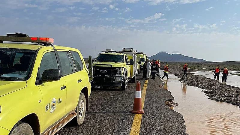 مدني القصيم ينتشل جثث 3 أطفال غرقوا في وادي أبو رمث