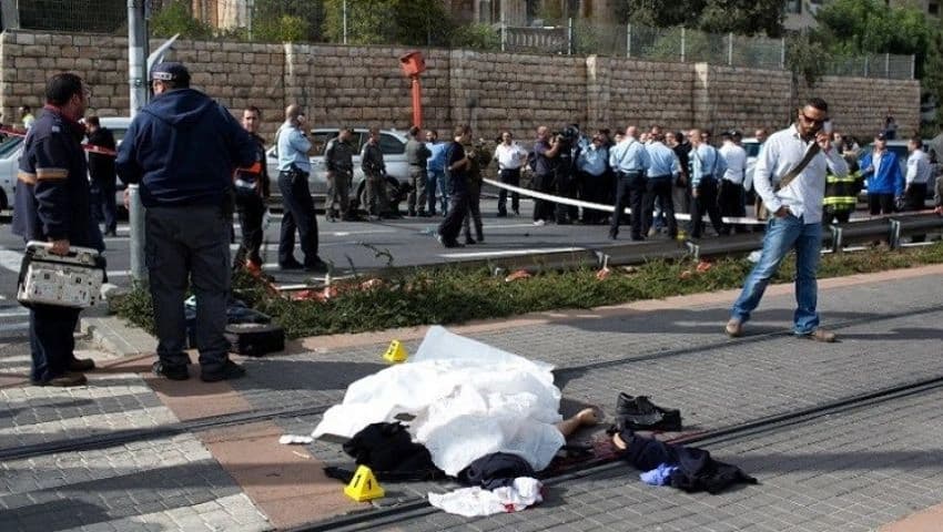 عضو بالكنيست الإسرائيلي يصف الجنود بـ " الحريم " أثناء الهروب في حادث القدس