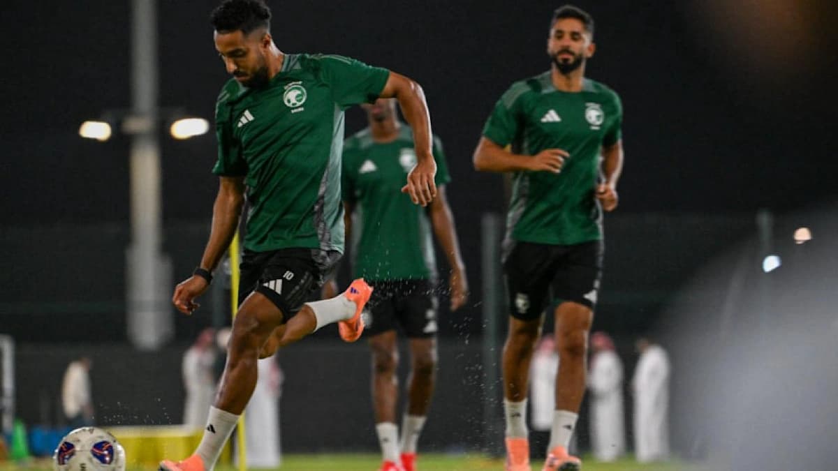 رينارد يعتمد على3 مهاجمين أمام إندونيسيا