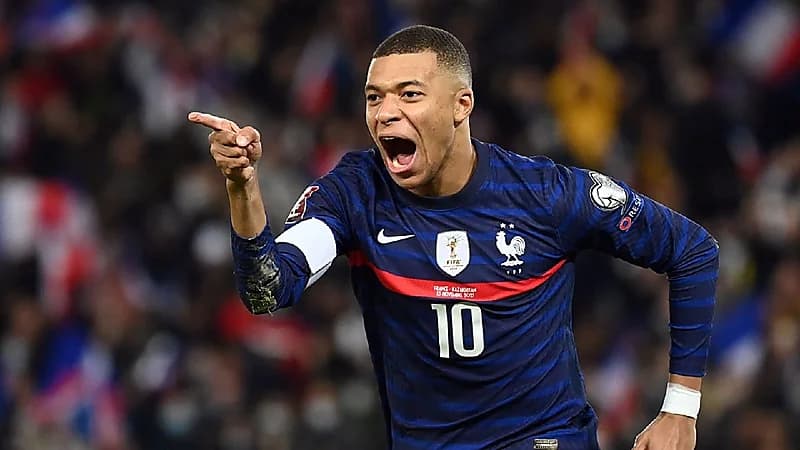 المنتخب الفرنسي يستجيب لمطالب مبابي
