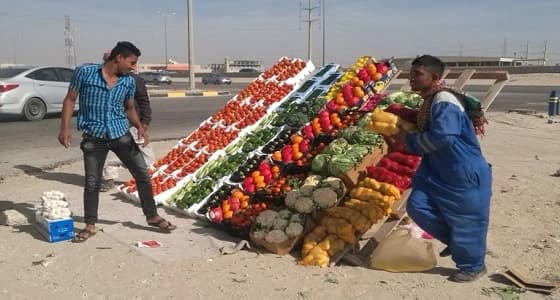 بالصور.. مصادرة بضائع الباعة الجائلين بشوارع غرب الدمام