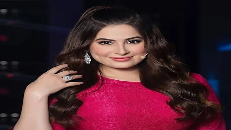 شاهد.. رؤى الصبان تخطف الأنظار أثناء ممارستها رياضة الجولف 