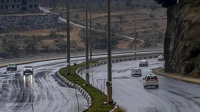 "الأرصاد" تحذر من أمطار غزيرة على الباحة تستمر حتى 8 مساءً