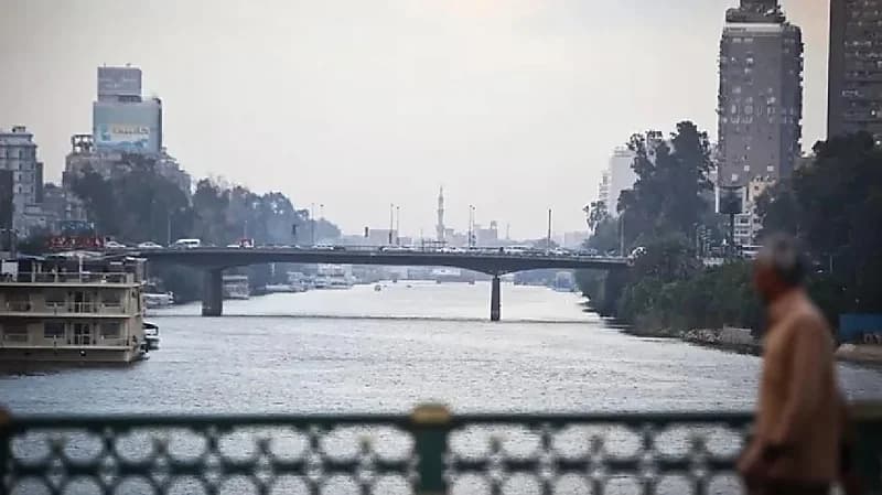 وفاة رجل مسن بعد انتحاره من أعلى كوبري