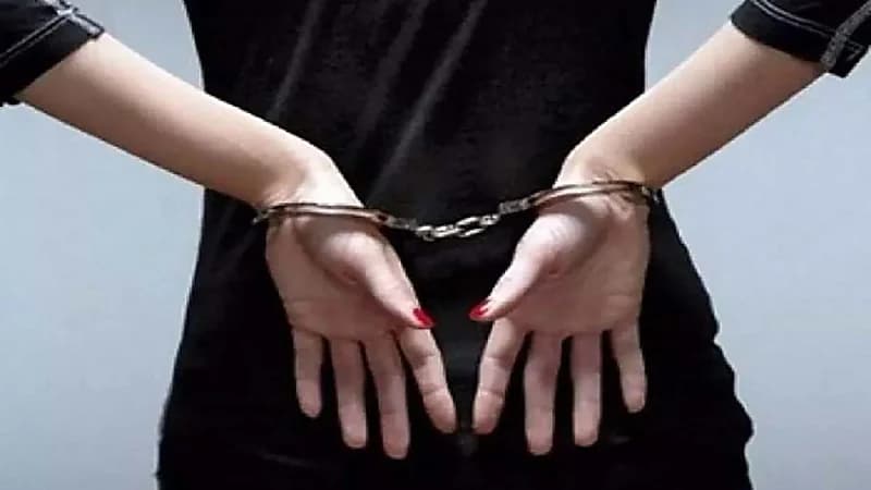 ضبط نساء ظهرن عاريات في نافذة إحدى المبان بدبي