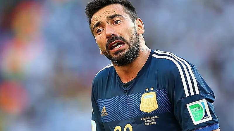 لافيتزي يتعرض للطعن على يد شقيقه