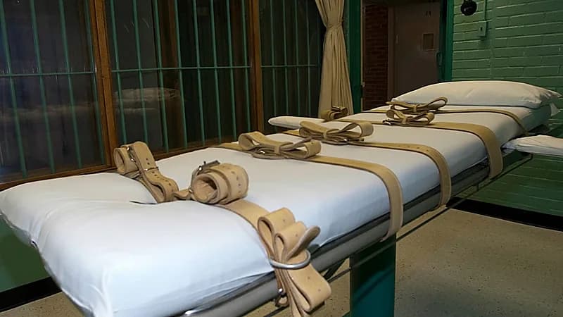 قاتل يرفع دعوى ضد السلطات بعد فشل إعدامه!