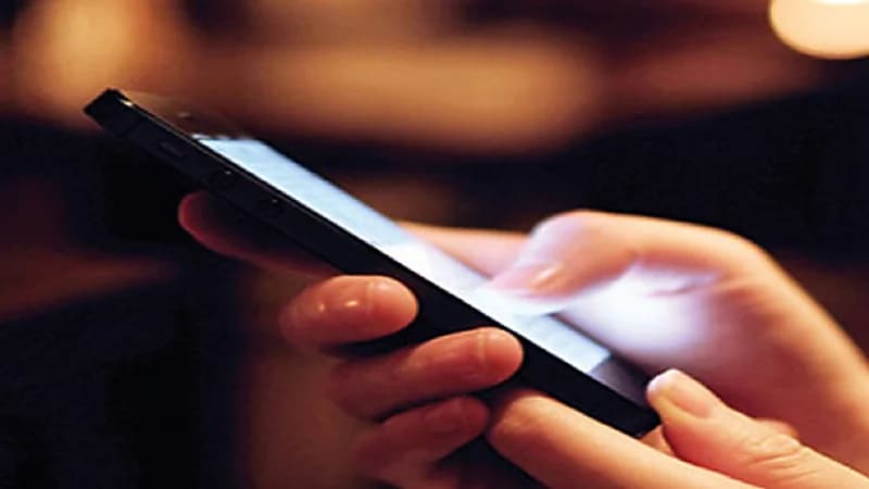 محكمة تعاقب شابا قال لفتاة "الله يأخذك" في رسالة صوتية
