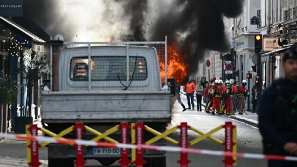 انفجارات واحتراق شاحنة قرب مكتب رئيس الوزراء الفرنسي.. فيديو وصور