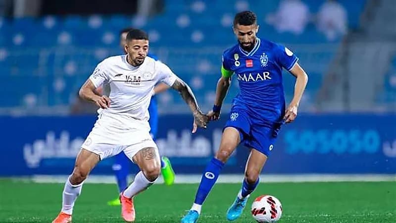 الكشف عن حكم مباراة الهلال والشباب 