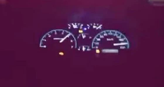الفيديو.. سائق متهور ييسير بسرعة 200 كلم بتبوك .. و الجهات الأمنية تبحث عنه