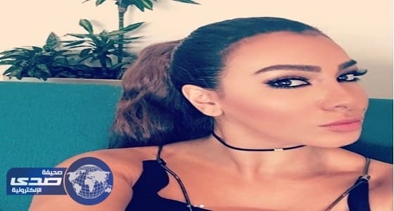 بالصور.. ميرهان حسين بإطلالة جديدة في أبو ظبي