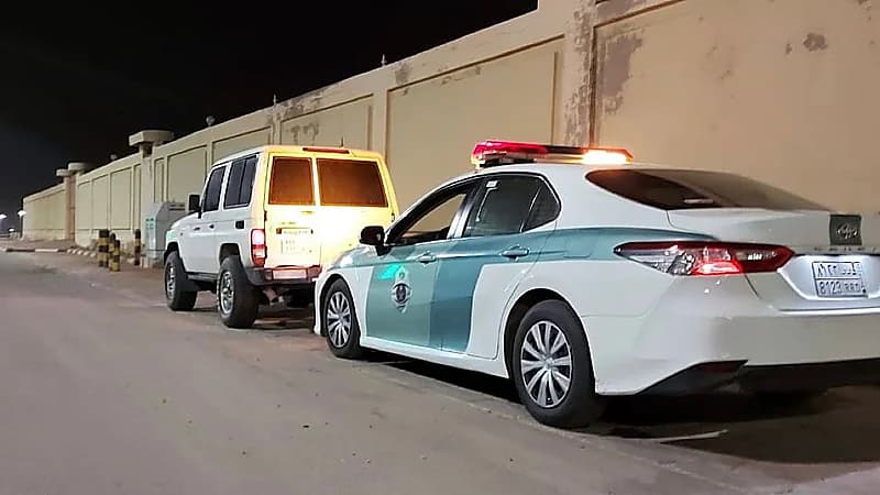 "المرور" يضبط قائد مركبة لمخالفته النظام