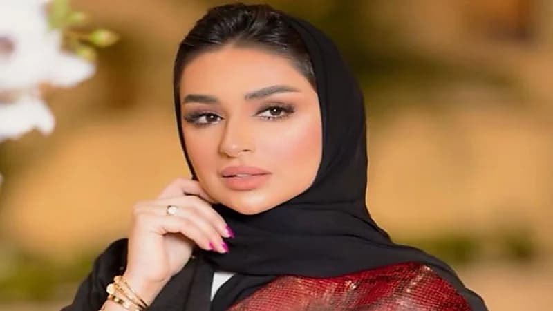 أمل الأنصاري غاضبة من مُتابِعة تحدثت عن انفصال شقيقتها