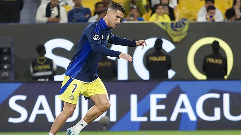 ردة فعل رونالدو بعد مشاهدته شبيهه .. فيديو