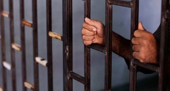 شرطة المدينة تلاحق 5 وافدين اعتدوا على ابن جلدتهم