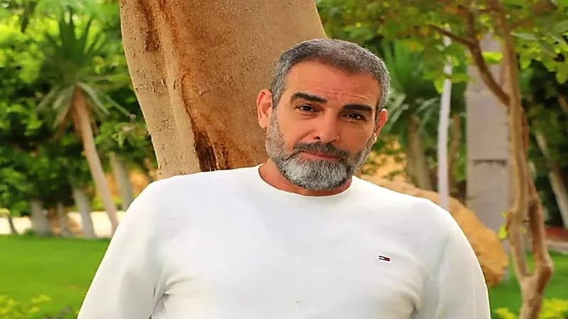 أحمد عبدالعزيز يقاضي المسيئين في أزمة مصافحة شاب