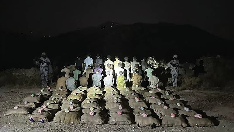 القبض على 31 شخصًا لتهريبهم مواد مخدرة