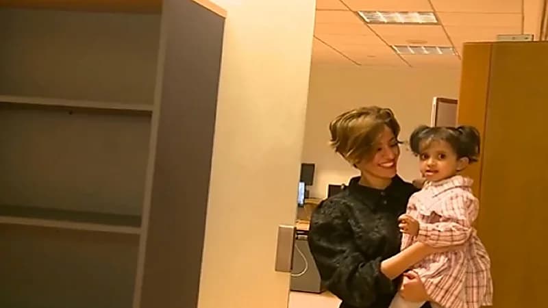 بالفيديو .. شابة تتبرع بجزء من كبدها لطفلة لا تعرفها