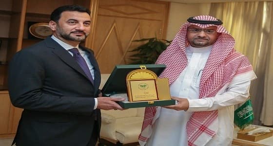 وزير الشباب والرياضة العراقي يزور الأولمبية لبحث التعاون المشترك