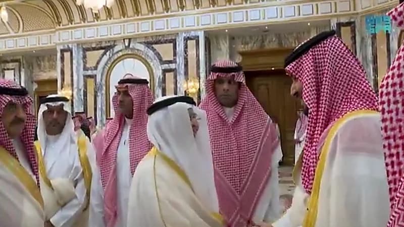 ولي العهد يستقبل الأمراء والعلماء والمشايخ وكبار المسؤولين للتهنئة بعيد الفطر.. فيديو