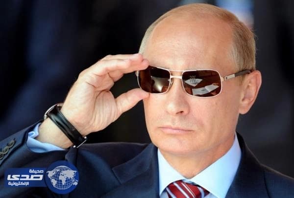 بالفيديو.. فلاديمير بوتين يعزف على البيانو قبيل أجتماعه بالرئيس الصيني