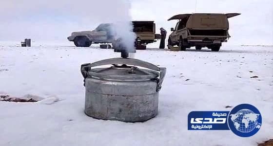 بالصور...لقطات طريفة وخفة ظل لمواطنين وسط الثلج تُشعل مواقع التواصل