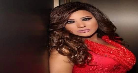 بالصورة .. والدة نجوى كرم تلفت الأنظار بسبب وجه الشبه