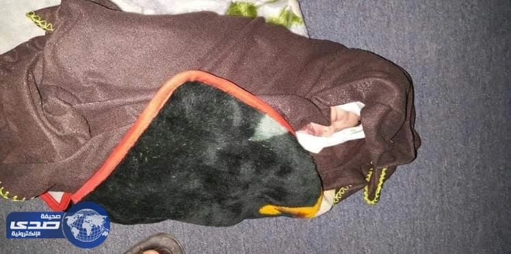 مصري يقطع ذراع رضيع أثناء تواجده داخل صندوق قمامة