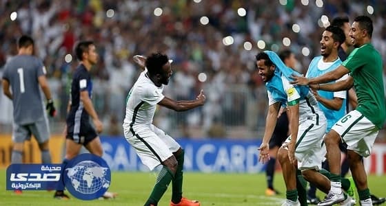 بالفيديو.. الفرحة تعم شوارع دبي احتفالا لتأهل الأخضر لمونديال روسيا