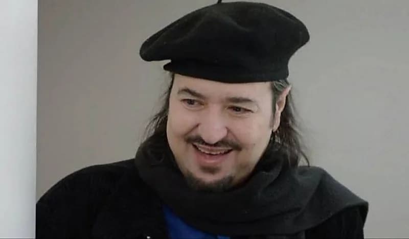 نجل خالد سامي يثير قلق الجمهور بشأن صحة والده بعد توقف قلبه