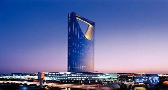 بالفيديو.. مسن يتوشح لون الوطن احتفالاً ويدعو الشباب للعمل