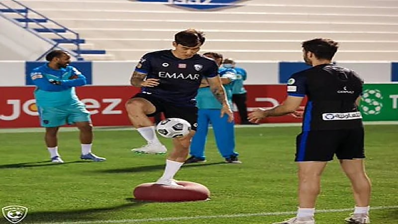 بالصور..الهلال يستأنف تدريباته بمناورة فنية وتطبيقات تكتيكية