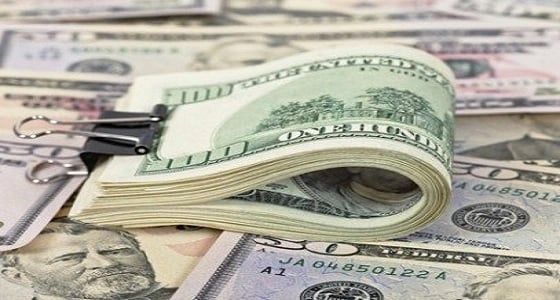 الذهب يقفز وهبوط للدولار مع تراجع للأسهم الأمريكية