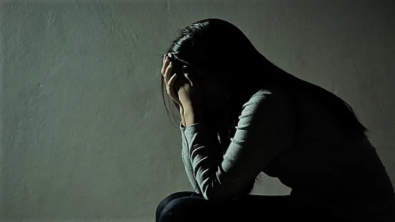 شاب يمارس الرذيلة مع سيدة حتى لا تتزوج شقيقه