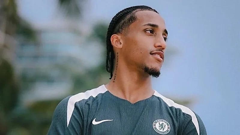 تشيلسي يتعاقد رسميًا مع جواو بيدرو حتى 2033 .. فيديو