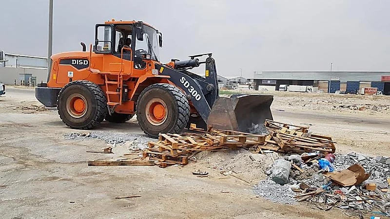 رفع أكثر من 150 ألف طن نفايات منزلية غرب الدمام