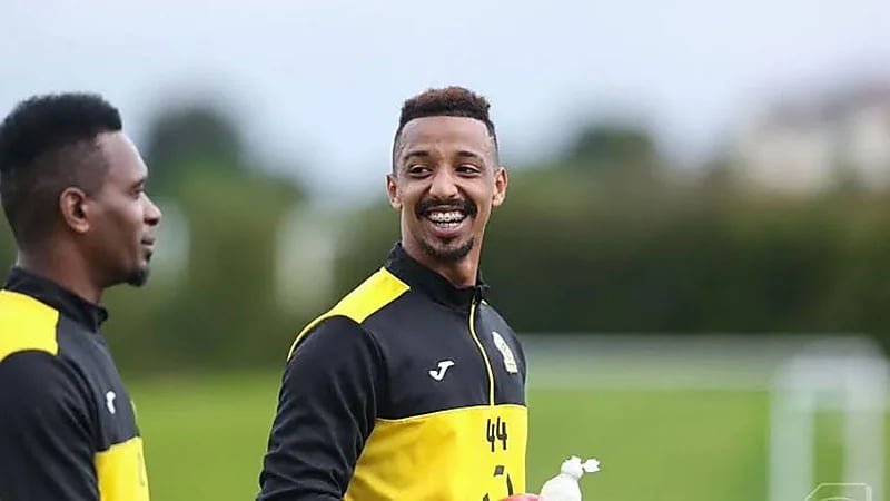  بخاري يرد على استبعادات النصر 