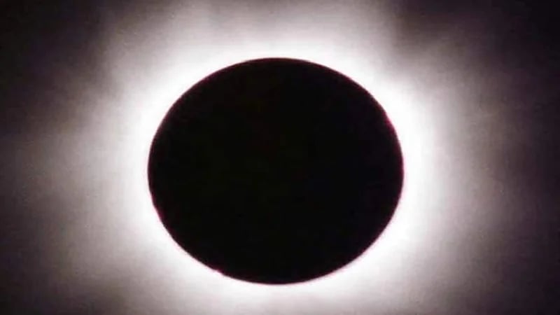 ظاهرة القمر الأسود يشهدها العالم غداً