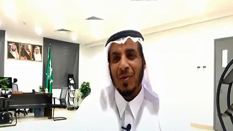 بالفيديو .. قصة معلم ظل على رأس العمل لمدة تجاوزت 36 عاما