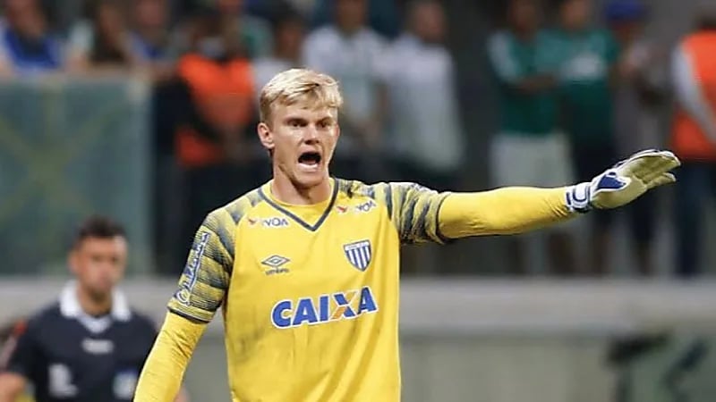 "الخليج" يعلن رسميًا تعاقده مع الحارس البرازيلي دوغلاس فريدريك