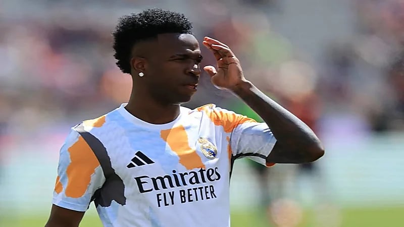 عرض سعودي ومطالب مالية تُعقد تجديد عقد فينيسيوس مع مدريد