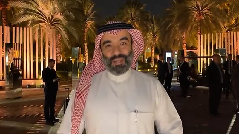 شاهد .. رد فعل وزير الاتصالات بعد زيارة موسم الرياض