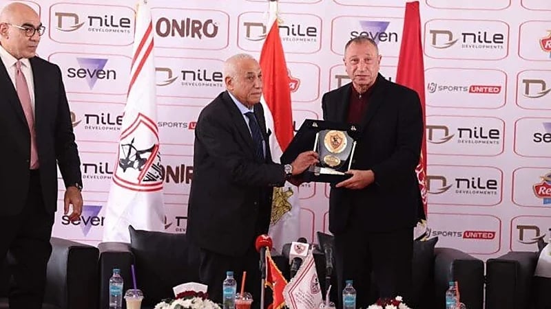 مصالحة بين رئيسي الزمالك والأهلي المصري تطوى خلافات الماضي