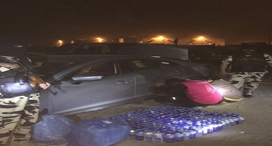 القبض على وافدين بحوزتهما 191 قارورة عرق مسكر