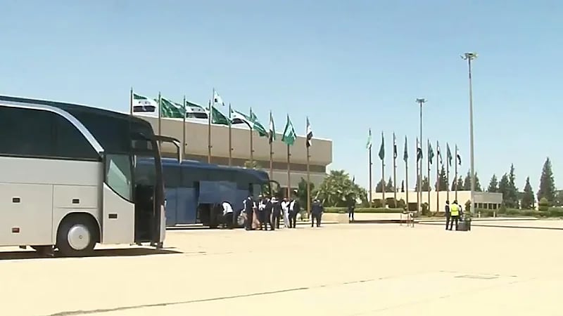 وصول وفد سعودي كبير إلى دمشق لعقد المنتدى السعودي السوري بتوجيه من ولي العهد.. فيديو