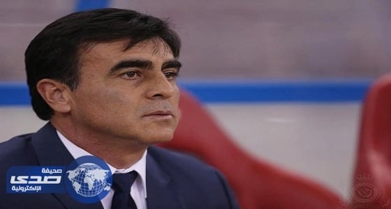 فيديو| نصراوي يهدي غوستافو " أغلى ما يملك " بعد الفوز على التعاون