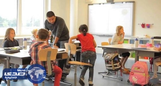 تلميذ بإستونيا يطالب بتبكير الدراسة